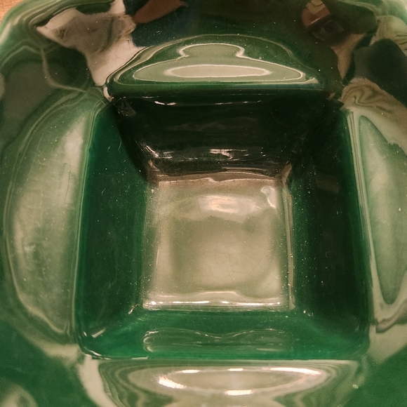 Green Scalloped Ceramic Bowl - Picture 2 of 6